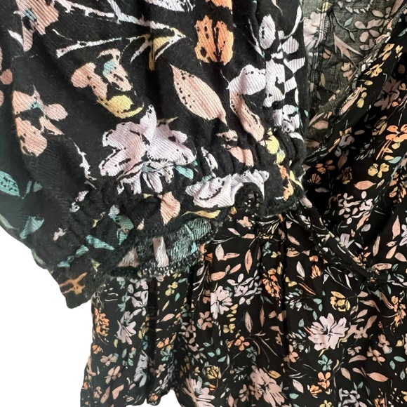 2/$15 Lane Bryant 18/20 V-Neck Black Floral Blouse Elastic Waist Ruffles - Picture 5 of 9